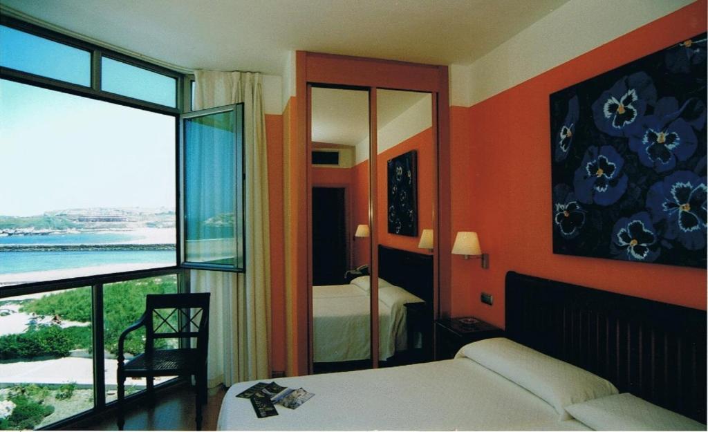 Hotel La Concha De Суансес Стая снимка